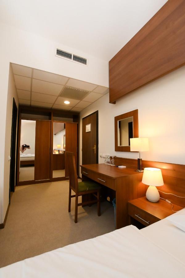 Hotel Kelep توكاي المظهر الخارجي الصورة